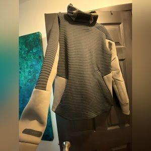 Under Armor Hooded Pullover Jacket